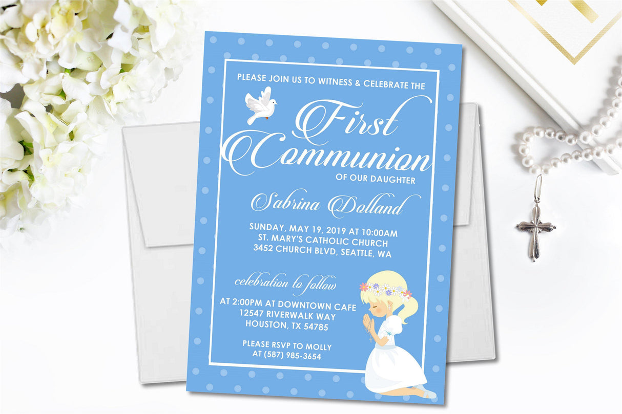 Girl first communion invitation with blue background and dove